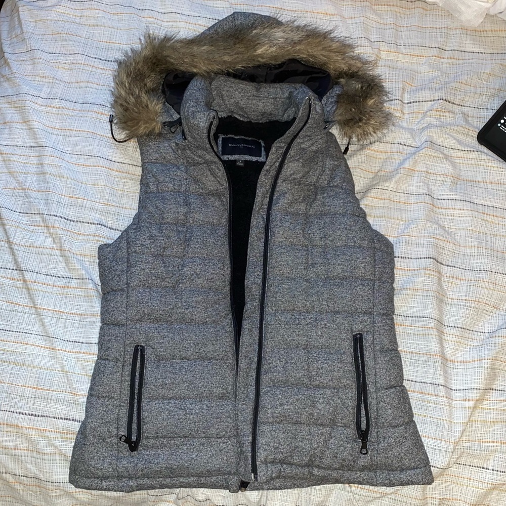 Banana Republic Lined Hooded Puffer Vest